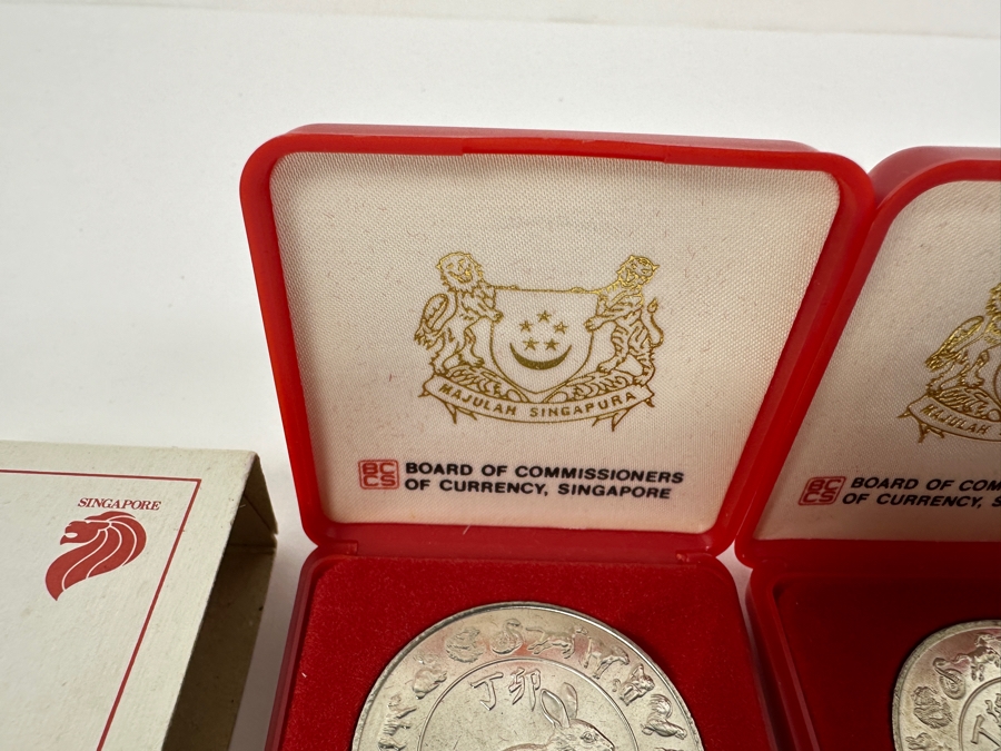 Pair Of 1987 Singapore $10 Dollar Coins Year Of The Rabbit Nickel Composition [Photo 3]