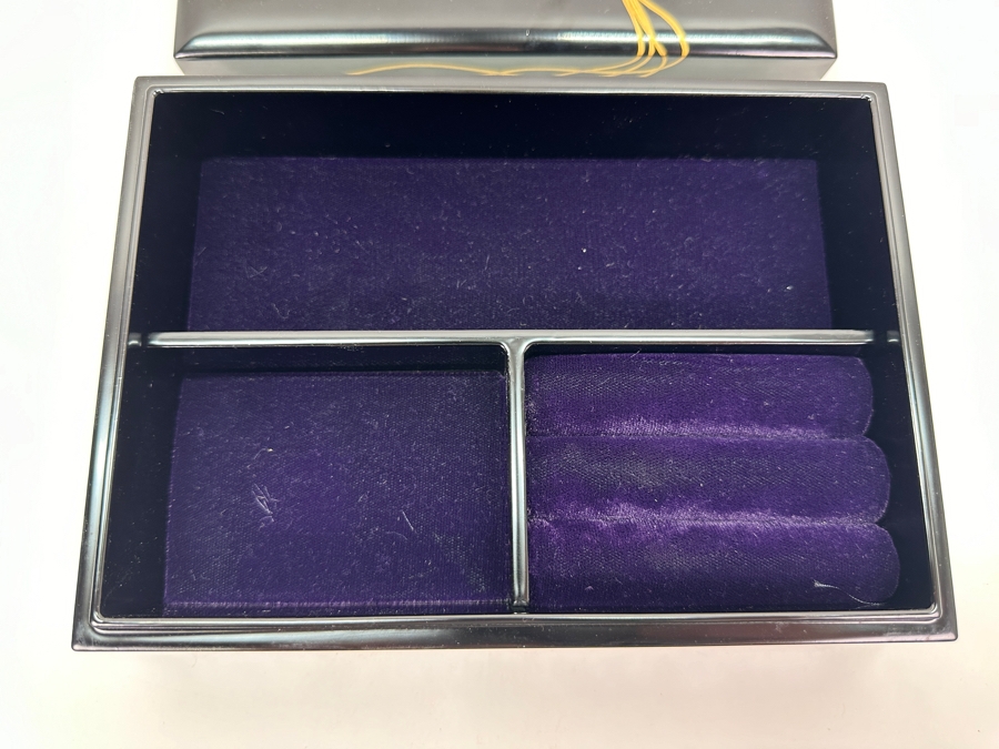 Vintage Japanese Lacquer Jewelry Box 8.5W X 6.5D X 2.75H [Photo 5]