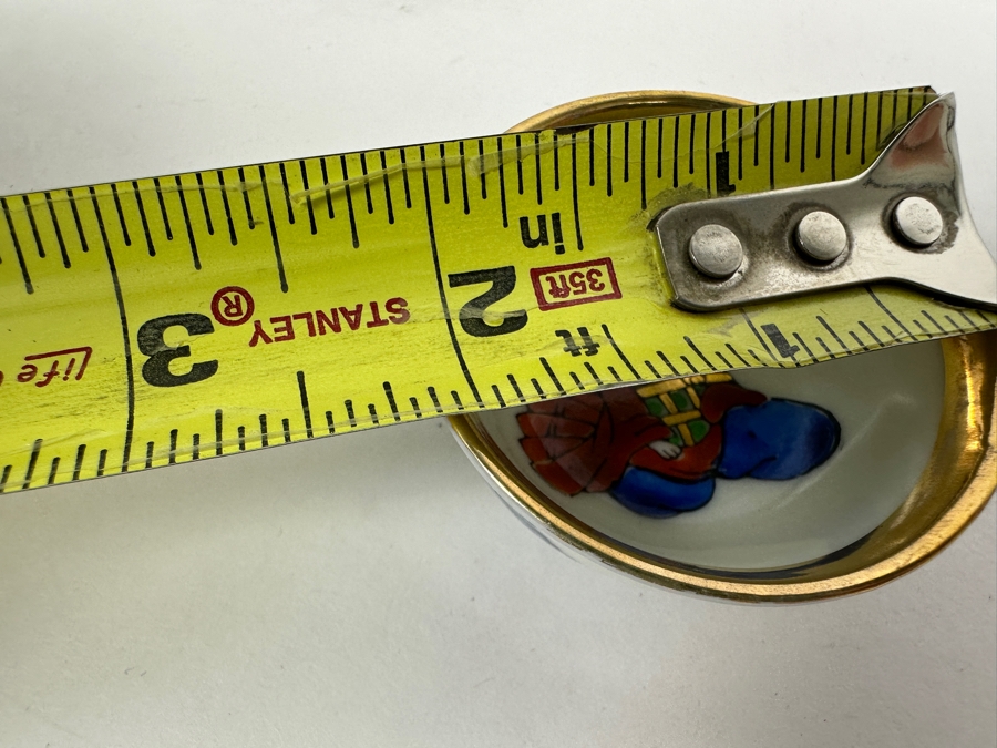 Pair Of Vintage Hand Painted Kutani Ware Saki Cups With Wooden Stands Signed 2'W [Photo 11]