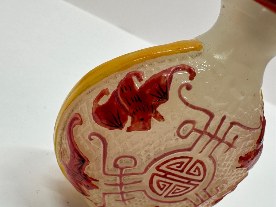 Vintage Chinese Hand Painted Glass Snuff Bottle Decorated With Bats And Featuring A Central Shou Symbol 3H [Photo 5]