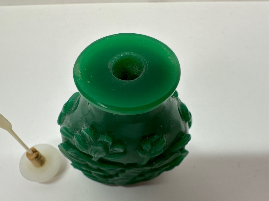 Vintage Chinese Carved Green Stone Snuff Bottle Featuring Pair Of Fish On One Side And Floral Design On The Other 3'H [Photo 10]