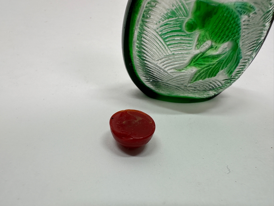 Vintage Chinese Carved Green To Clear Glass Koi Fish Turtle Snuff Bottle 2.75'H [Photo 7]