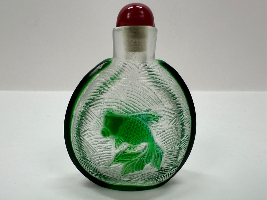 Vintage Chinese Carved Green To Clear Glass Koi Fish Turtle Snuff Bottle 2.75'H [Photo 4]