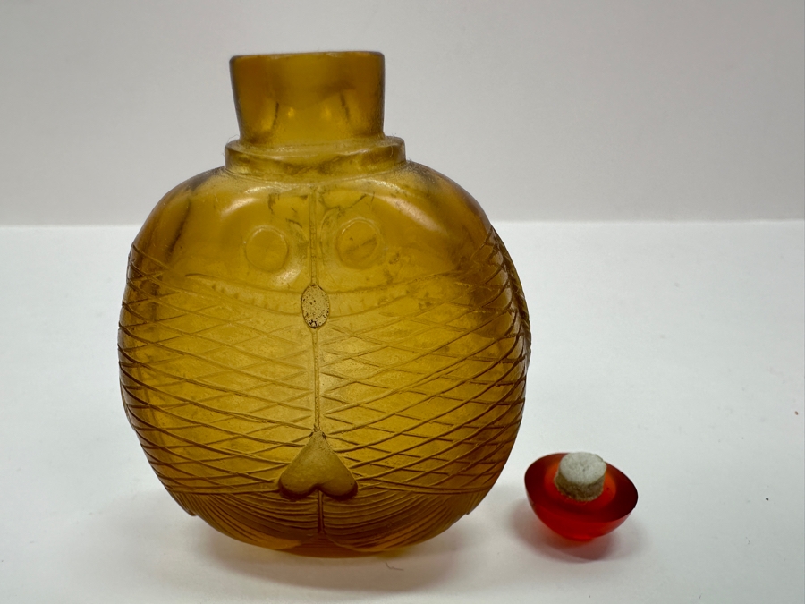 Vintage Chinese Yellow Glass Snuff Bottle 3'H [Photo 9]