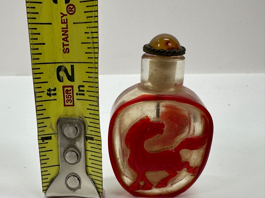 Old Chinese Red Overlay Glass Snuff Bottle Featuring Horses 2.5H [Photo 16]