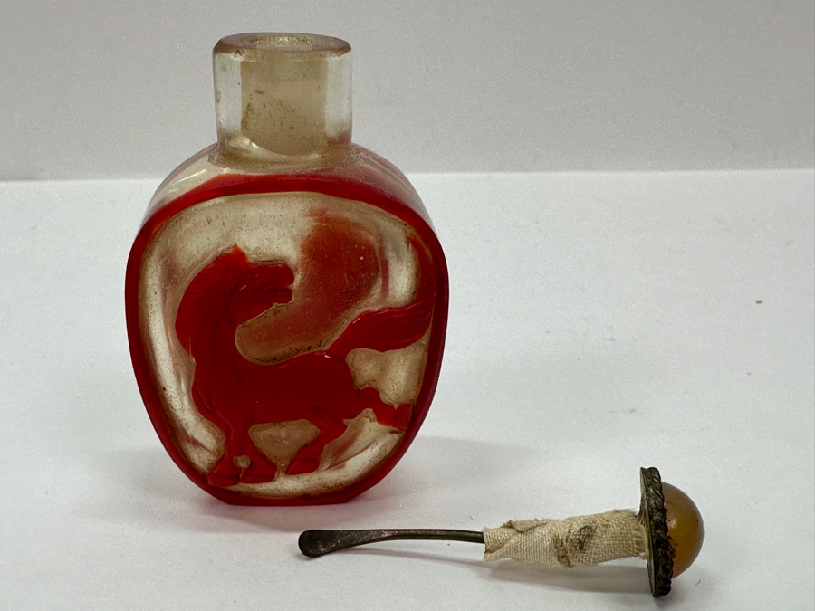 Old Chinese Red Overlay Glass Snuff Bottle Featuring Horses 2.5H [Photo 13]