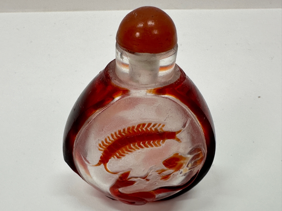 Old Chinese Red Overlay Glass Snuff Bottle Featuring Snake, Frog, Centipede, Scorpion And Foo Dog (Red Glass Overlay On One Side Is Chipped - See Photos) 3H [Photo 5]