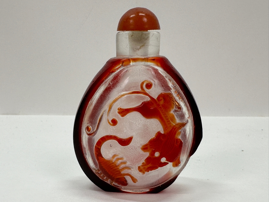 Old Chinese Red Overlay Glass Snuff Bottle Featuring Snake, Frog, Centipede, Scorpion And Foo Dog (Red Glass Overlay On One Side Is Chipped - See Photos) 3H [Photo 7]