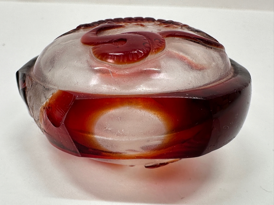 Old Chinese Red Overlay Glass Snuff Bottle Featuring Snake, Frog, Centipede, Scorpion And Foo Dog (Red Glass Overlay On One Side Is Chipped - See Photos) 3H [Photo 14]