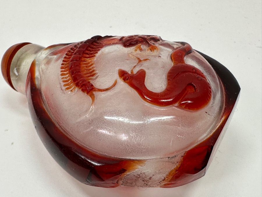 Old Chinese Red Overlay Glass Snuff Bottle Featuring Snake, Frog, Centipede, Scorpion And Foo Dog (Red Glass Overlay On One Side Is Chipped - See Photos) 3H [Photo 12]