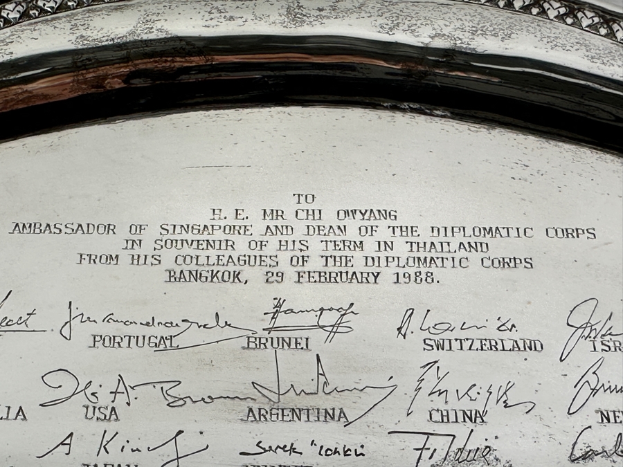 Large Sterling Silver Platter Presented To Mr. Chi Owyang, Ambassador Of Singapore And Dean Of The Diplomatic Corps Bangkok February 29, 1988 Facsimilie Signed By Various Countries Including The USA And CSSR 17.25 X 12 846g [Photo 5]