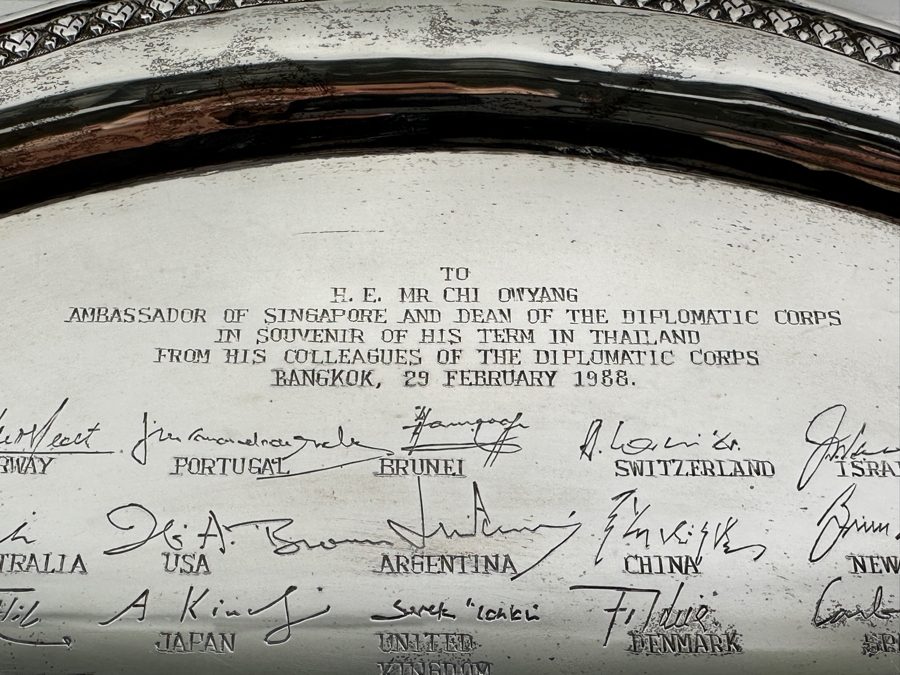 Large Sterling Silver Platter Presented To Mr. Chi Owyang, Ambassador Of Singapore And Dean Of The Diplomatic Corps Bangkok February 29, 1988 Facsimilie Signed By Various Countries Including The USA And CSSR 17.25 X 12 846g [Photo 4]