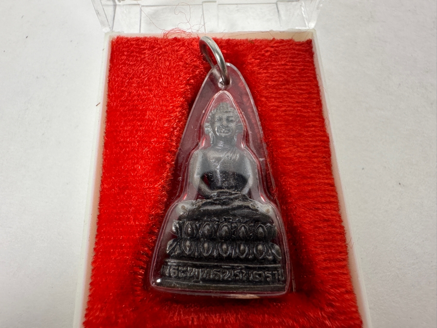 Thai Buddha Amulet Phra Phuttha Niran Tarai Encased In An Acrylic Case [Photo 2]
