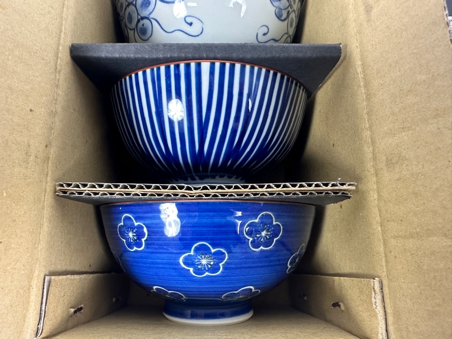 New Set Of Five Japanese Porcelain Bowls [Photo 2]