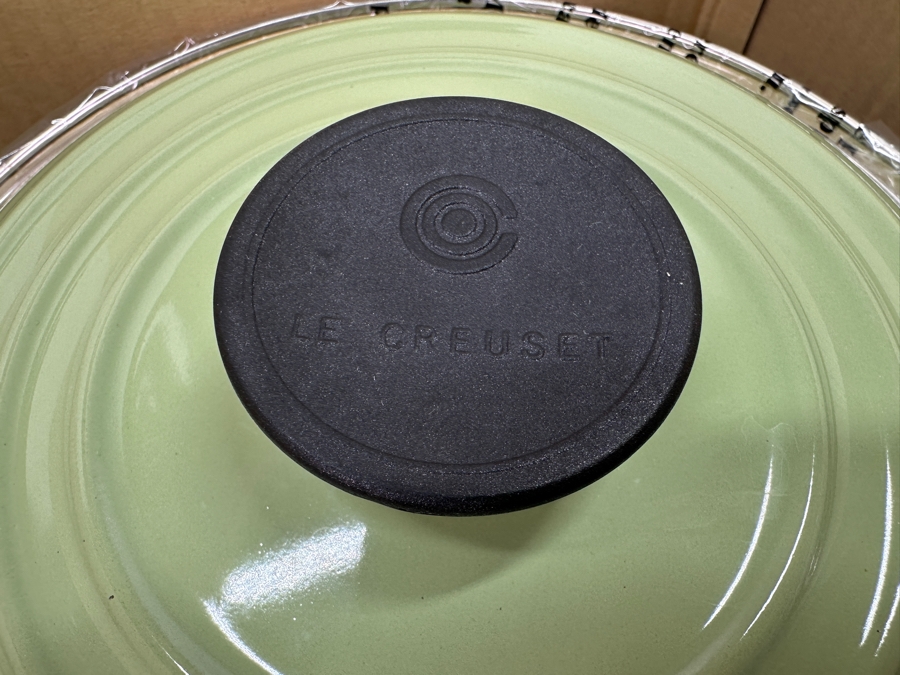New Le Creuset Stockpot 8 US Qts 7.6L Kiwi Green Color [Photo 5]