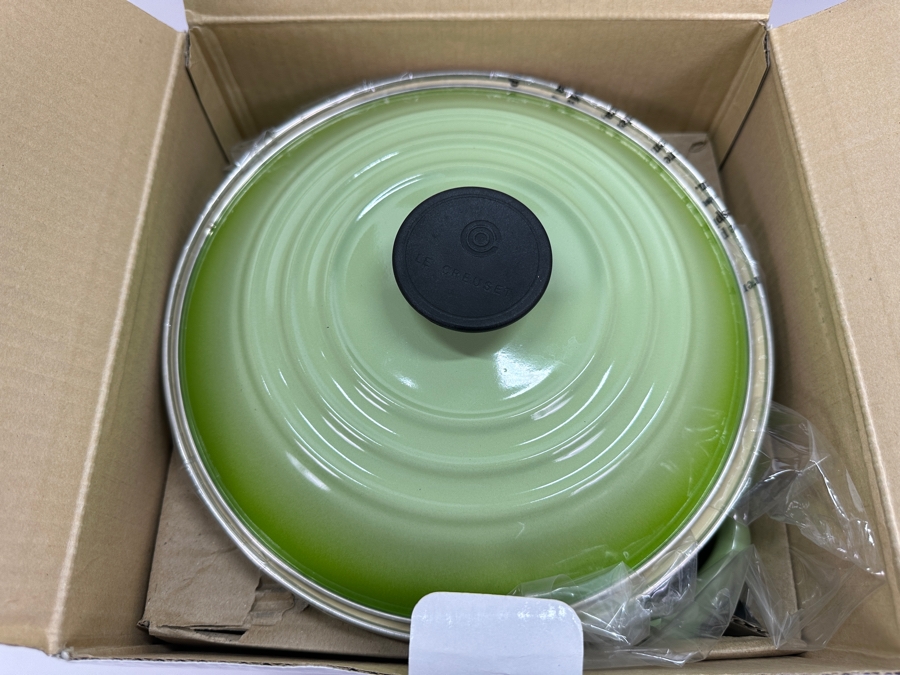 New Le Creuset Stockpot 8 US Qts 7.6L Kiwi Green Color [Photo 4]