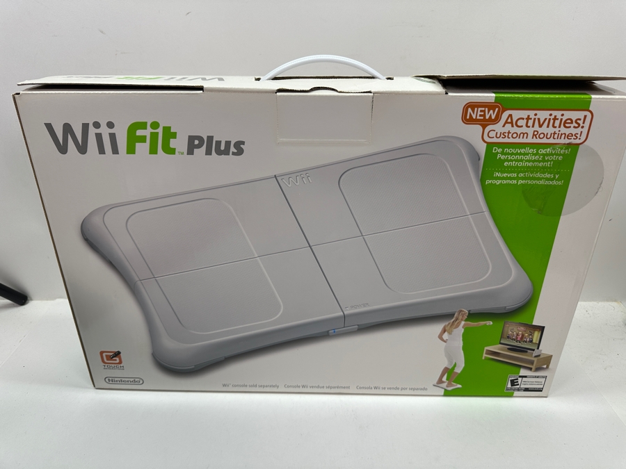 New Nintendo Wii Gaming Console Includes Wii Sports + Wii Sports Resort + Wii MotionPlus And New Wii Fit Plus [Photo 8]