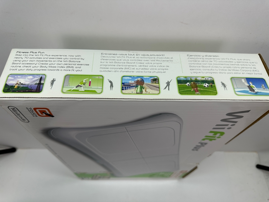 New Nintendo Wii Gaming Console Includes Wii Sports + Wii Sports Resort + Wii MotionPlus And New Wii Fit Plus [Photo 9]