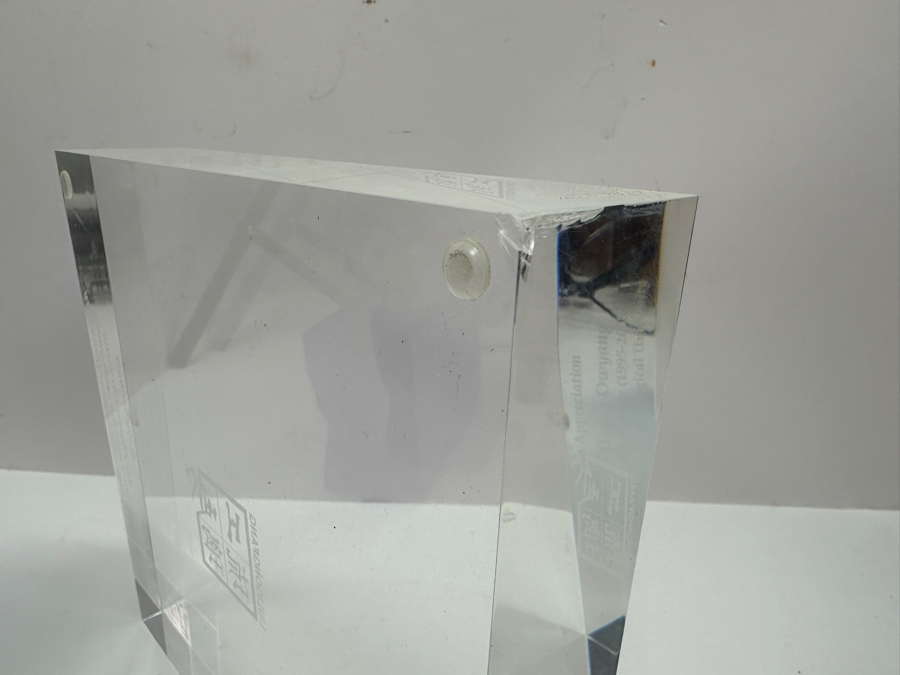 Liuli Gongfang Liuligongfang Crystal Glass Fish Sculpture Artist Signed 2002 With Original Box Taiwan Artistic Chinese Glassware 8.25W X 8H [Photo 16]