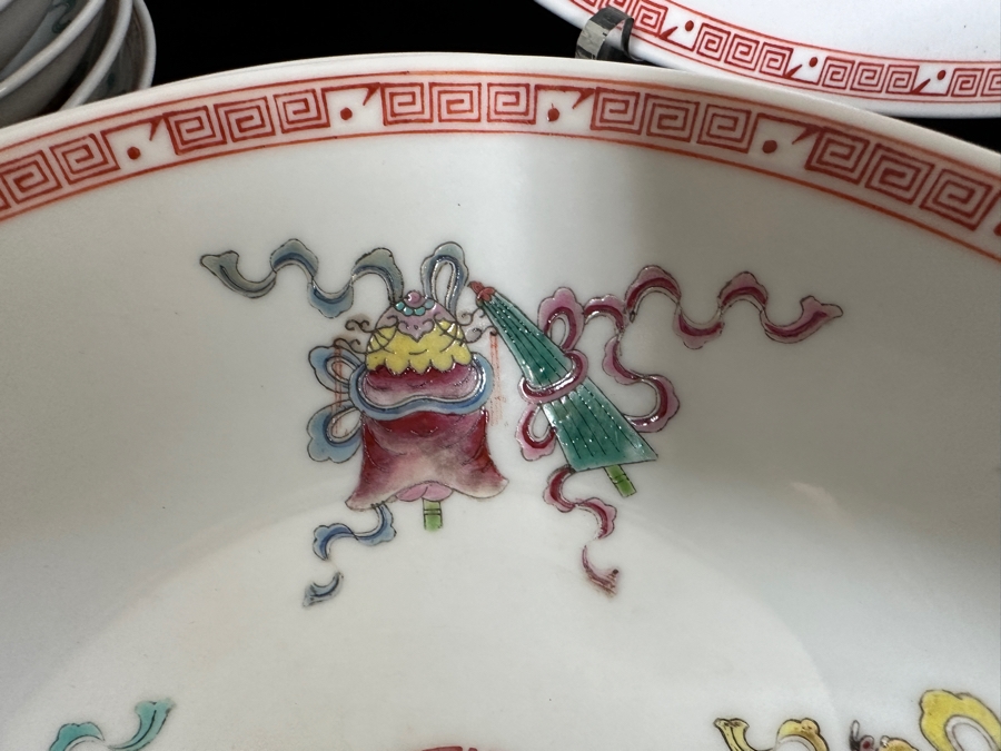 Chinese Hand Painted Famille Rose Porcelain China Service [Photo 8]