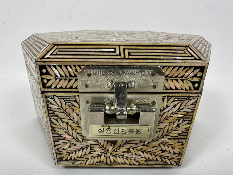 Vintage Stunning Korean Mother Of Pearl Inlay Jewelry Box 8.5W X 4H [Photo 5]