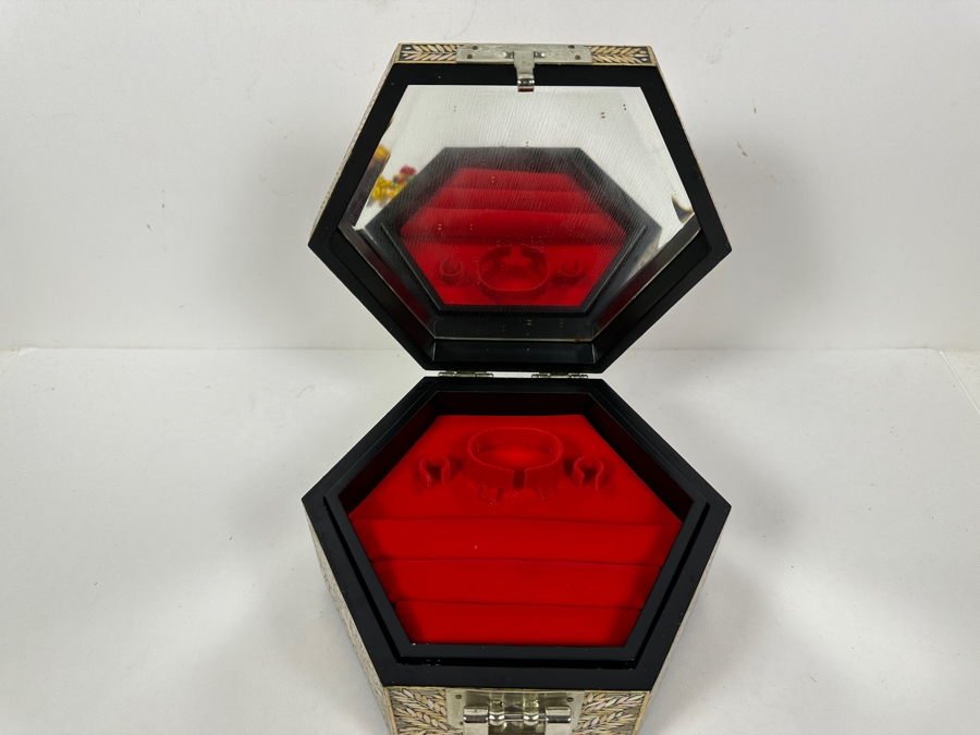 Vintage Stunning Korean Mother Of Pearl Inlay Jewelry Box 8.5W X 4H [Photo 16]