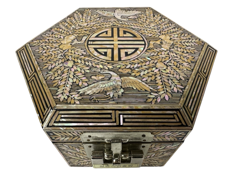 Vintage Stunning Korean Mother Of Pearl Inlay Jewelry Box 8.5W X 4H [Photo 1]