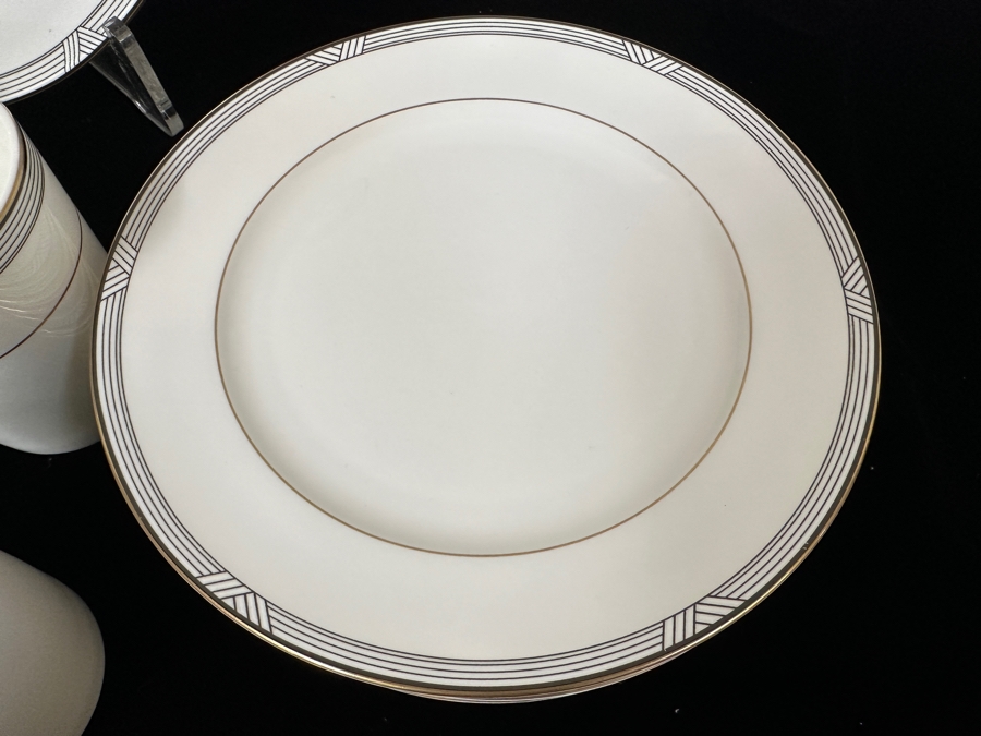 Christopher Stuart Empire House Bone China Service [Photo 4]