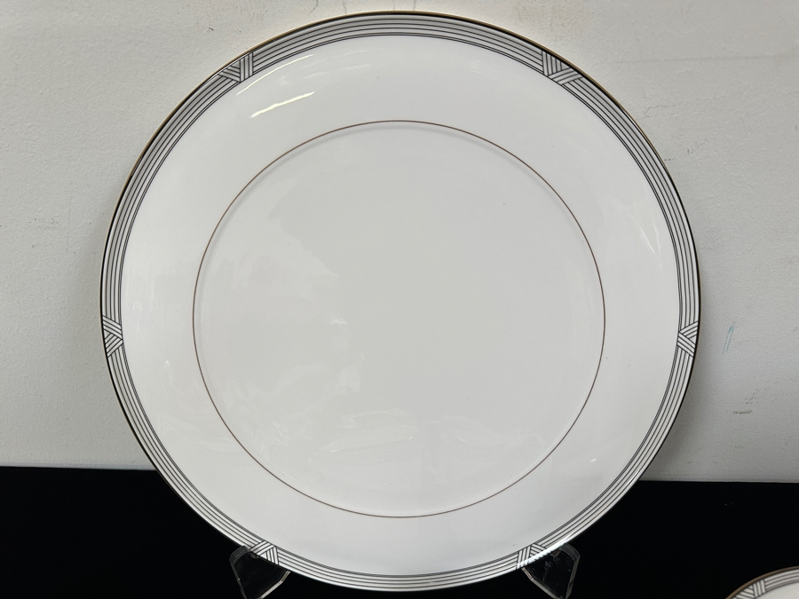 Christopher Stuart Empire House Bone China Service [Photo 5]