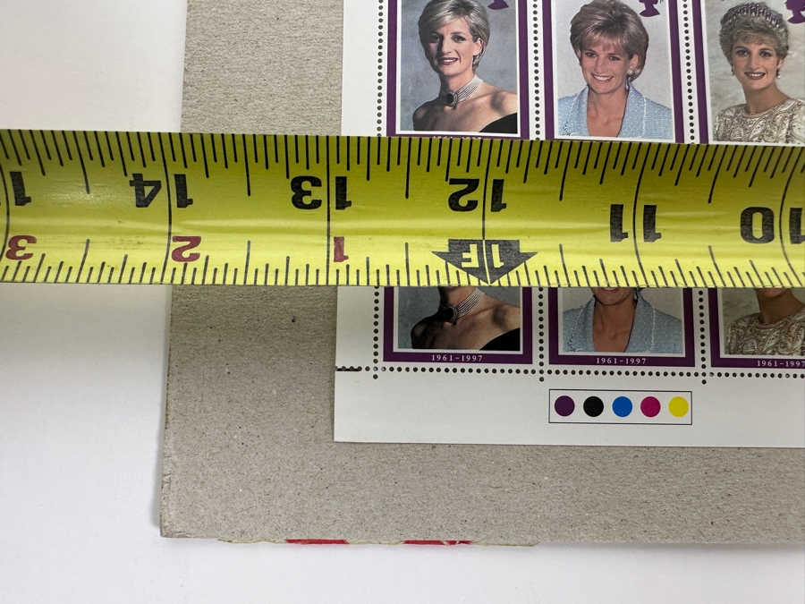 Mint Stamp Sheet Issued By The Royal Mail In 1998 Featuring Princess Diana (1961-1997) - 100 Stamps Total [Photo 8]
