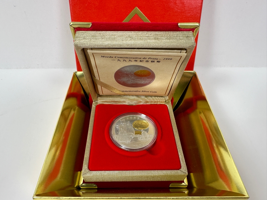 Royal Canadian Mint 1999 Commemorative Proof Sterling Silver Coin To Celebrate The Establishment Of The Macau Special Administrative Region 31.103g 100 Patacas [Photo 2]