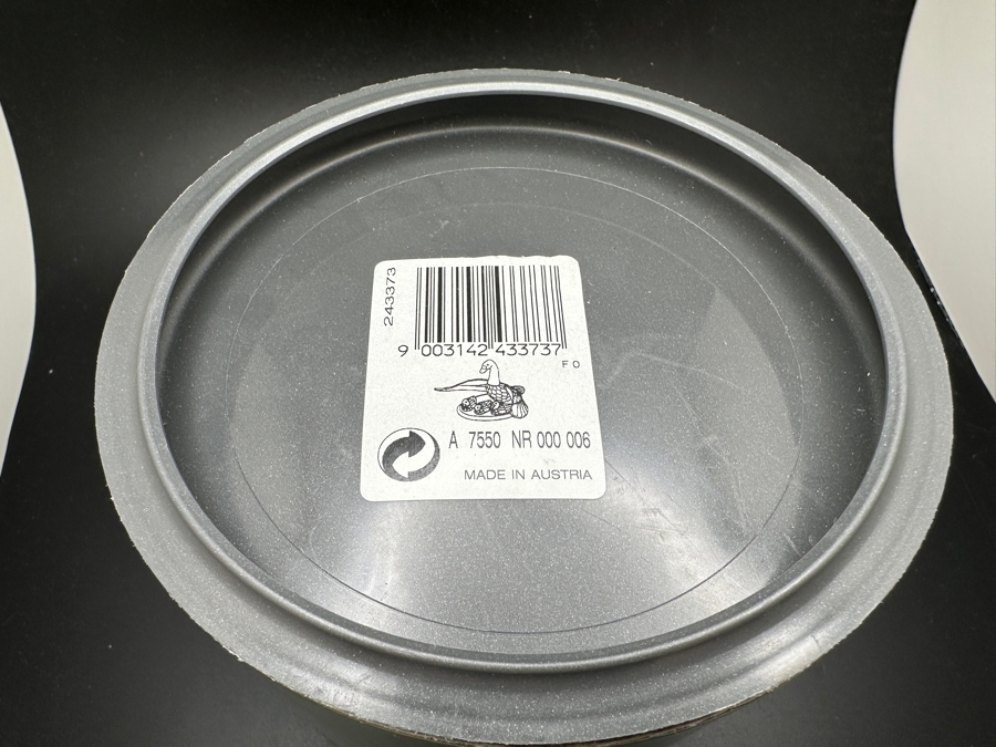 Swarovski Crystal Swan Family #344318 with Box 2.5'H [Photo 10]