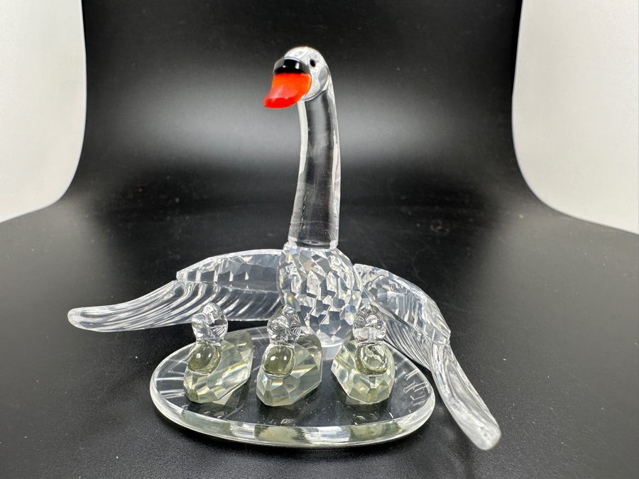 Swarovski Crystal Swan Family #344318 with Box 2.5'H [Photo 2]