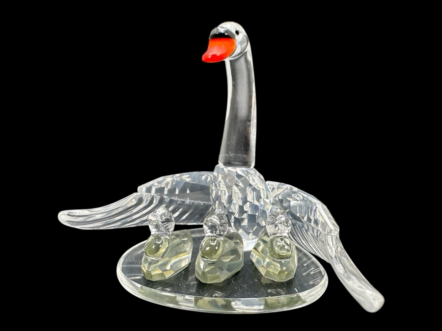 Swarovski Crystal Swan Family #344318 with Box 2.5'H [Photo 1]