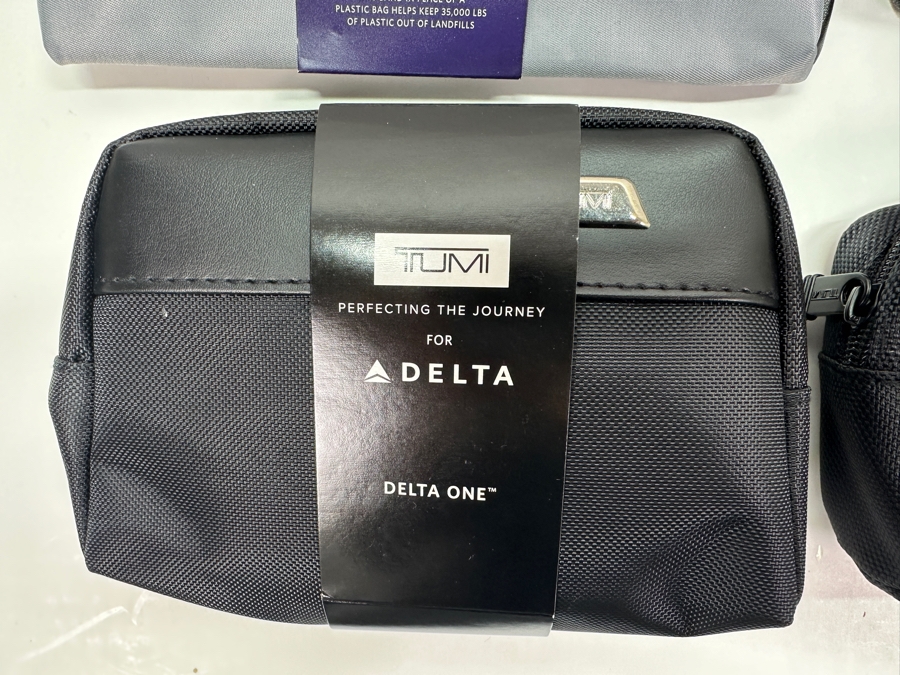 (9) New TUMI Travel Amenity Kits Bags [Photo 4]