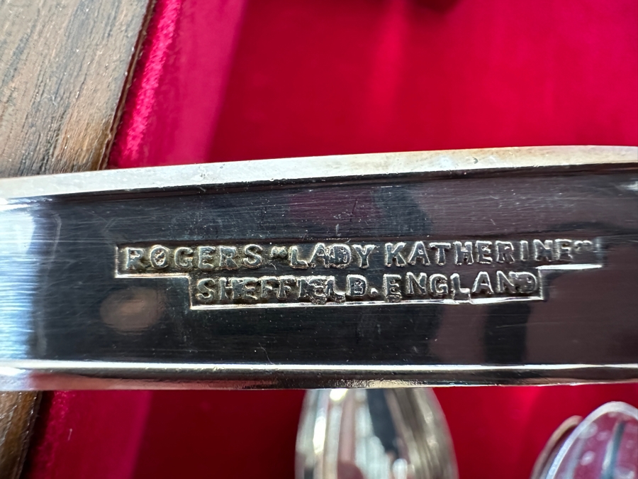 Large Set Of Rogers 'Lady Katherine' Silverplate Flatware Service Approximate Service For 8 [Photo 10]