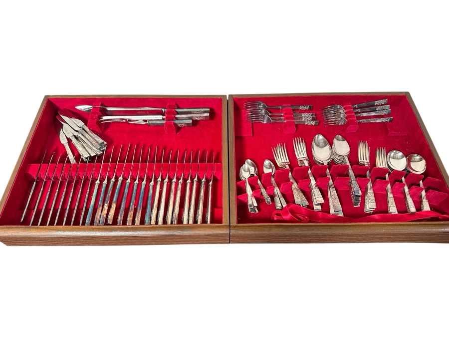 Large Set Of Rogers 'Lady Katherine' Silverplate Flatware Service Approximate Service For 8 [Photo 1]