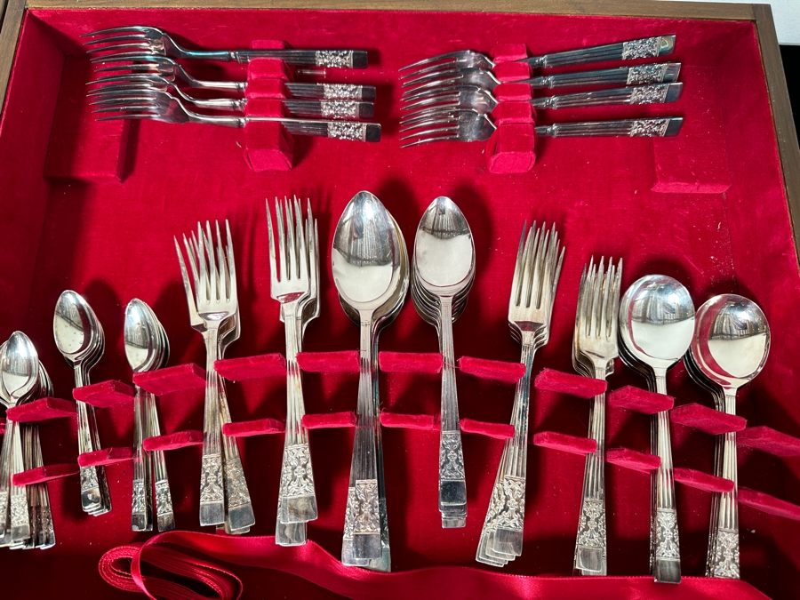 Large Set Of Rogers 'Lady Katherine' Silverplate Flatware Service Approximate Service For 8 [Photo 3]
