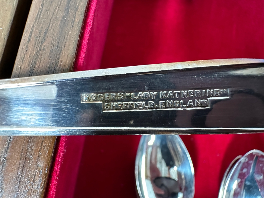 Large Set Of Rogers 'Lady Katherine' Silverplate Flatware Service Approximate Service For 8 [Photo 9]