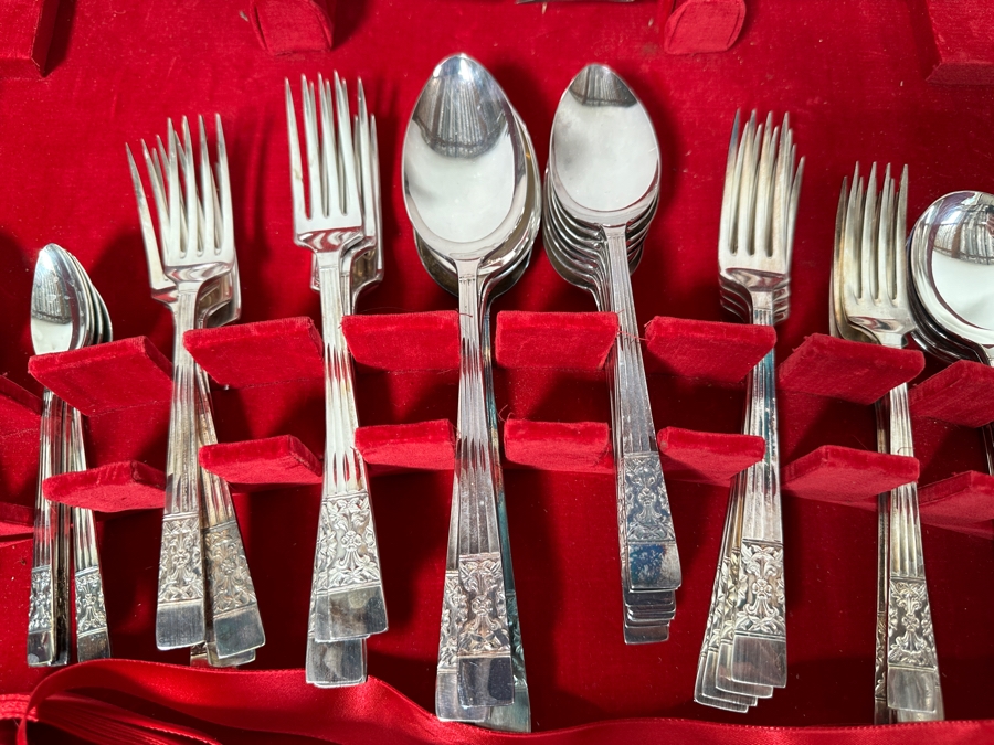 Large Set Of Rogers 'Lady Katherine' Silverplate Flatware Service Approximate Service For 8 [Photo 6]
