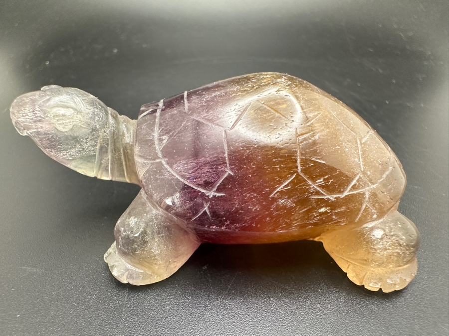 Hand Carved Fluorite Turtle Figurine 100g [Photo 2]
