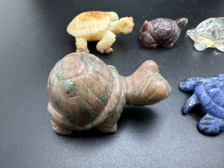 Collection Of Ten Hand Carved Miniature Turtle Figurines Of Various Stones [Photo 8]
