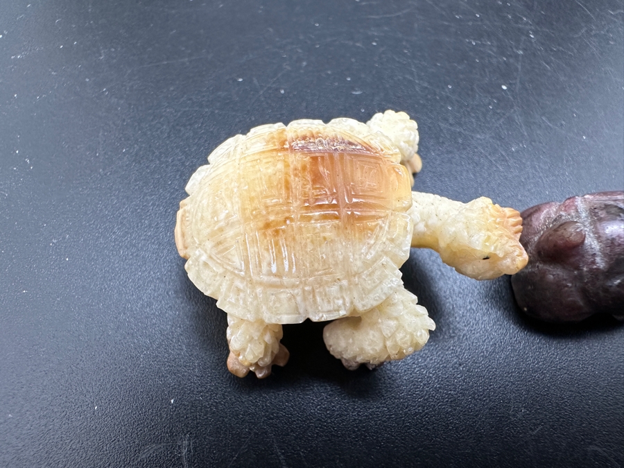 Collection Of Ten Hand Carved Miniature Turtle Figurines Of Various Stones [Photo 11]