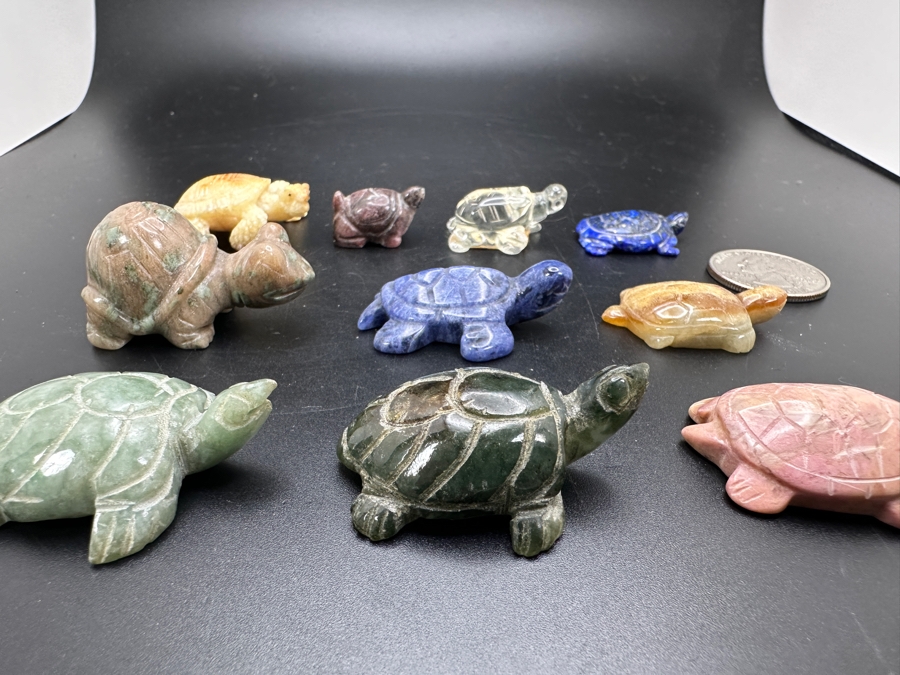 Collection Of Ten Hand Carved Miniature Turtle Figurines Of Various Stones [Photo 16]