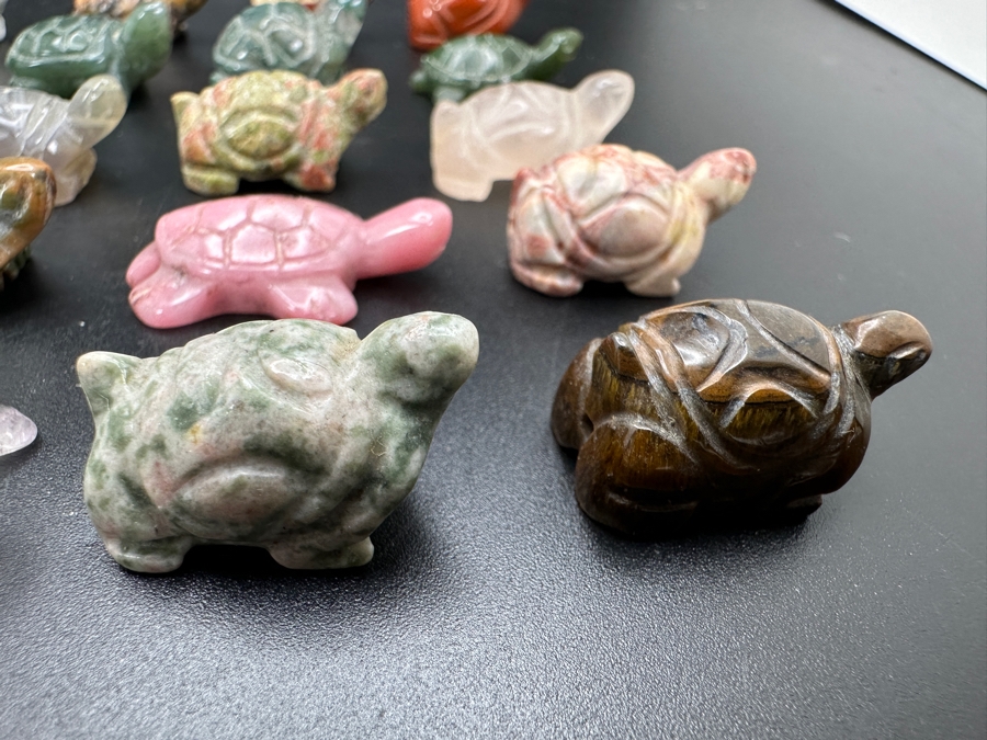 Collection Of Twenty Hand Carved Miniature Turtle Figurines Of Various Stones [Photo 6]