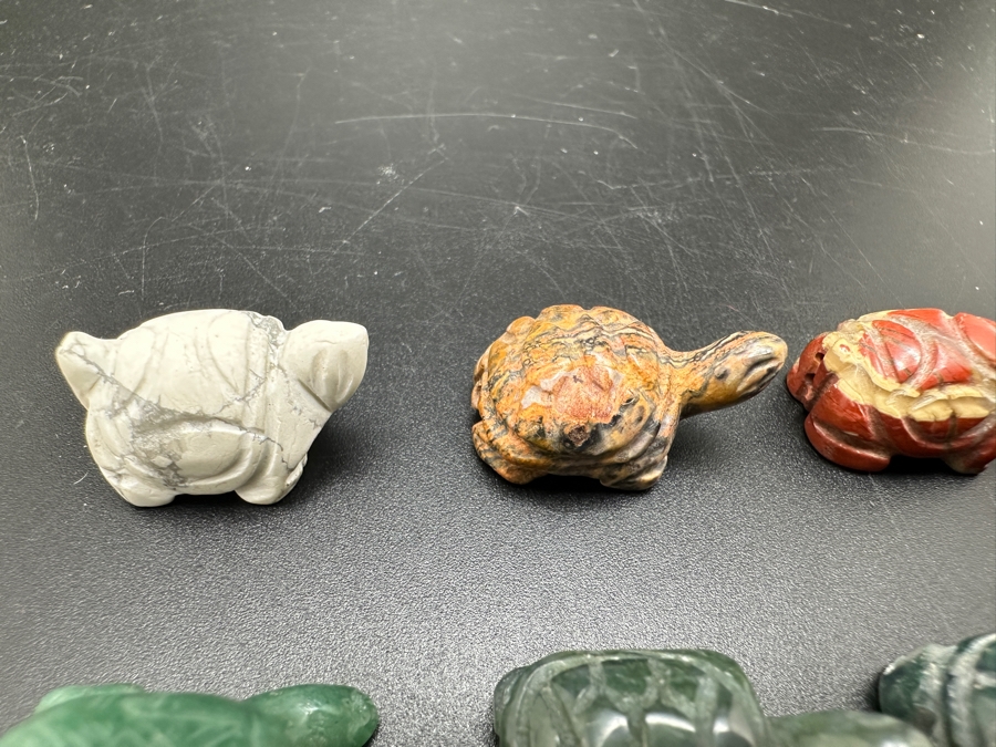 Collection Of Twenty Hand Carved Miniature Turtle Figurines Of Various Stones [Photo 13]