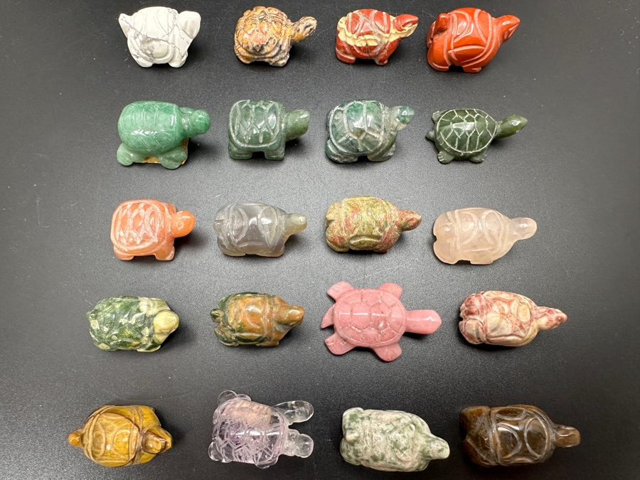 Collection Of Twenty Hand Carved Miniature Turtle Figurines Of Various Stones [Photo 4]