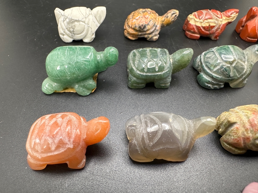 Collection Of Twenty Hand Carved Miniature Turtle Figurines Of Various Stones [Photo 9]