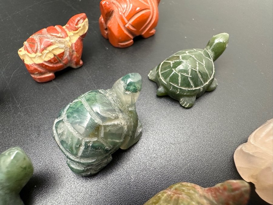 Collection Of Twenty Hand Carved Miniature Turtle Figurines Of Various Stones [Photo 11]