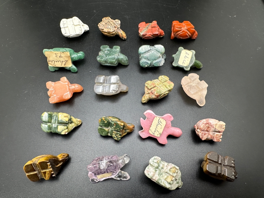 Collection Of Twenty Hand Carved Miniature Turtle Figurines Of Various Stones [Photo 14]